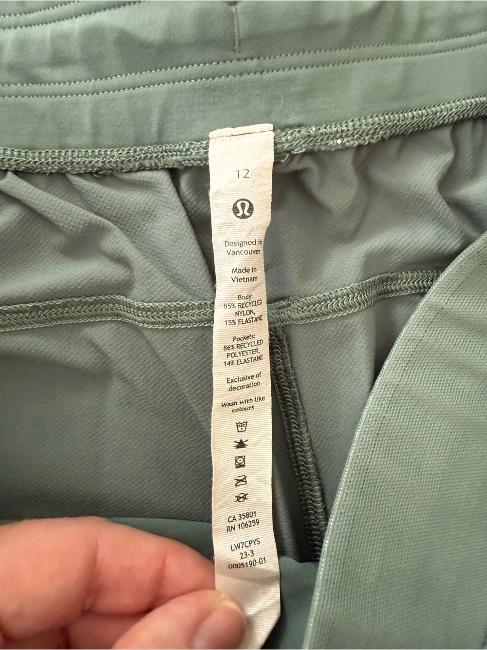NWOT lululemon license to train HR Shorts size 12 - Picture 2 of 4